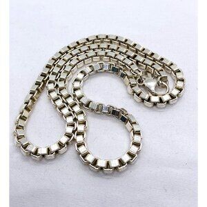 Tiffany & Co Sterling Silver Venetian Box Link Necklace 18"